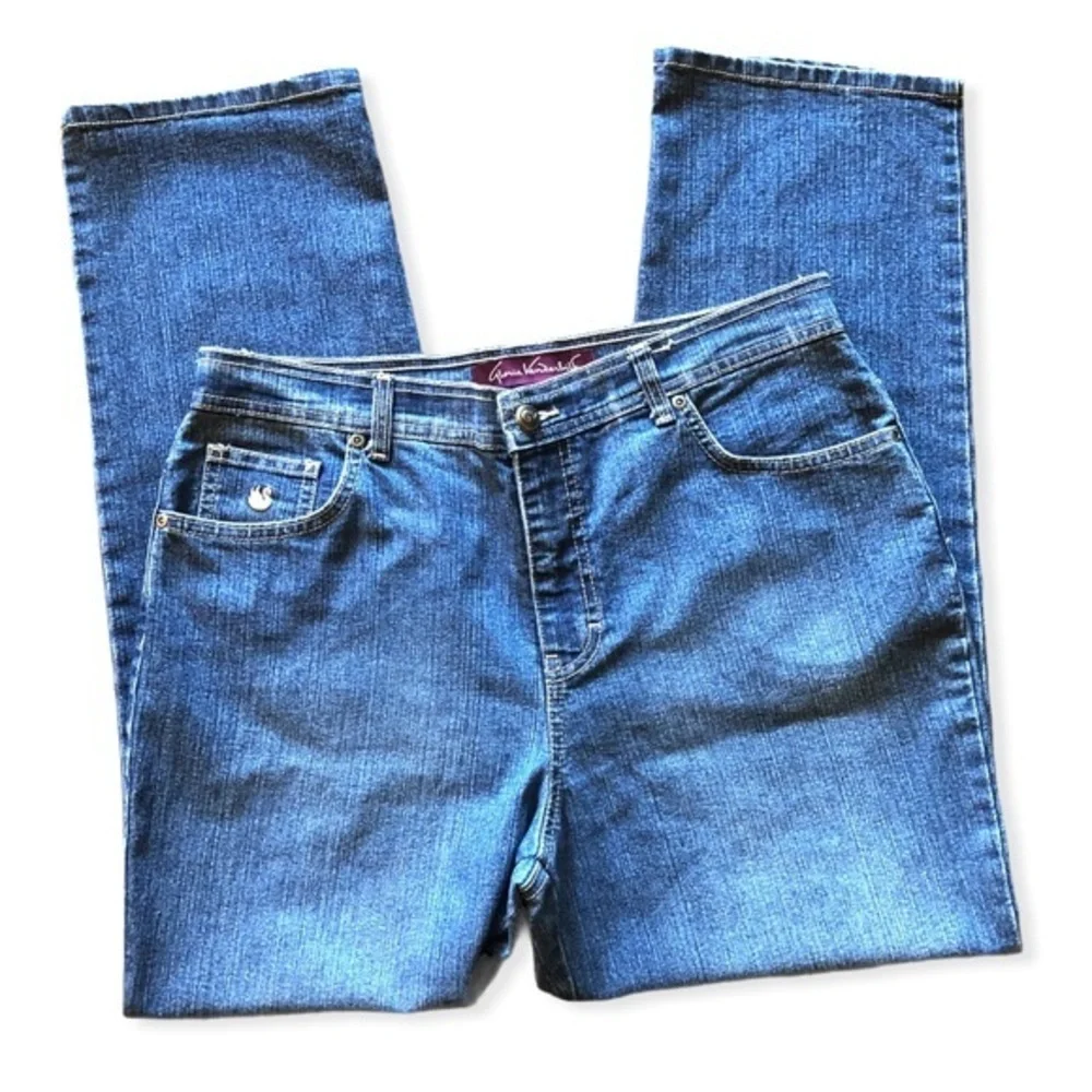 5 for $25 ❄️ Gloria Vanderbilt blue jeans Size 12 Short - Picture 3 of 9
